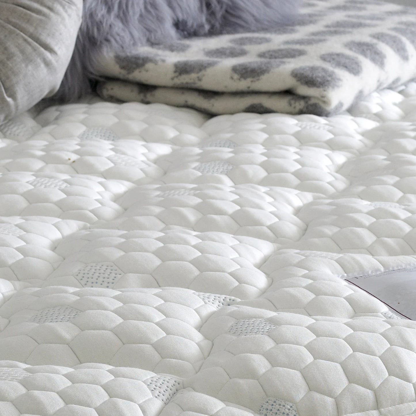 Oxford 1000 Pocket Sprung Memory Foam Cushioned Top Mattress